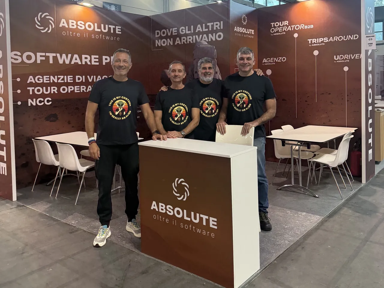 Il team di Absolute allo stand in fiera